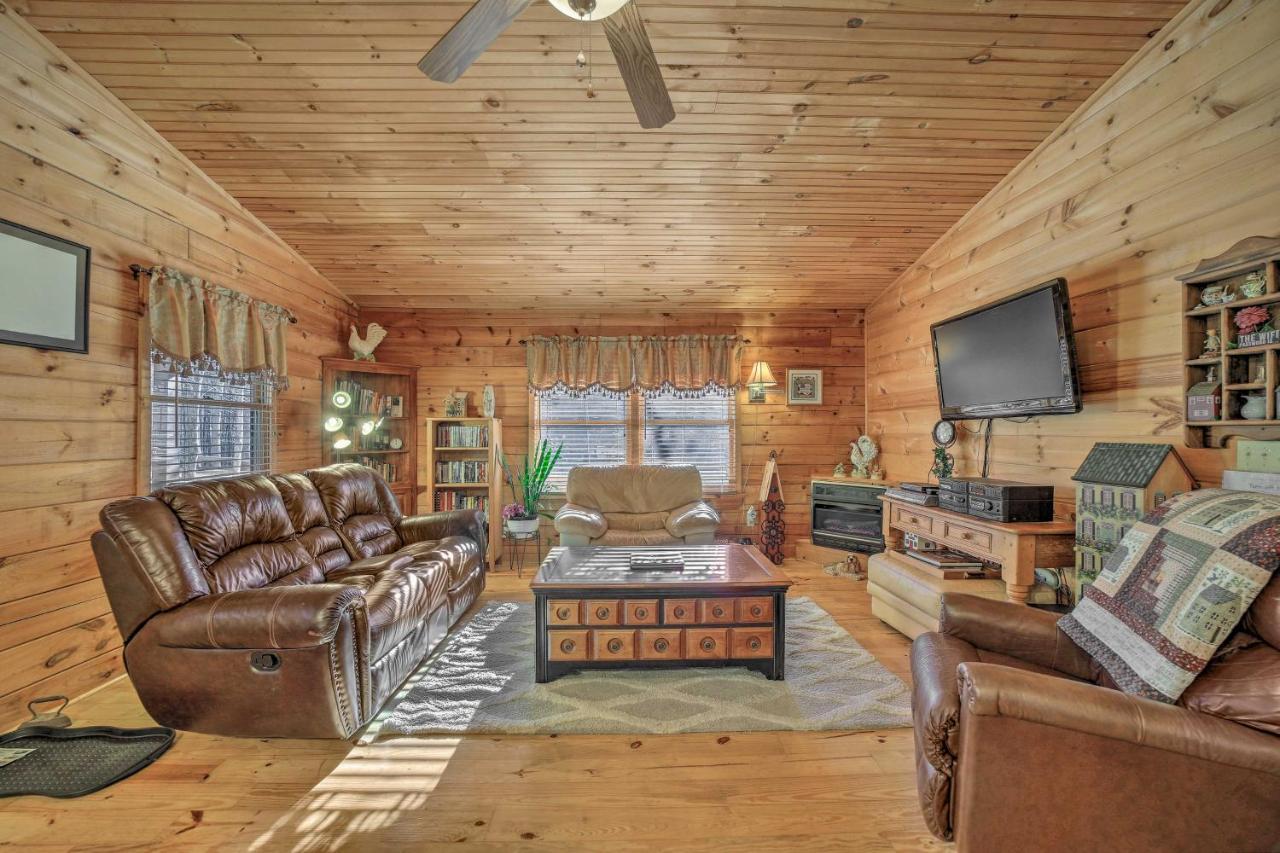 Franklin Cabin With Porch Near Hiking And Waterfalls! エクステリア 写真