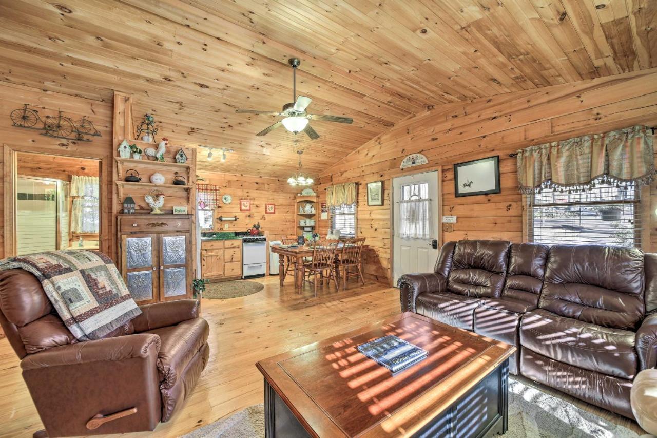 Franklin Cabin With Porch Near Hiking And Waterfalls! エクステリア 写真