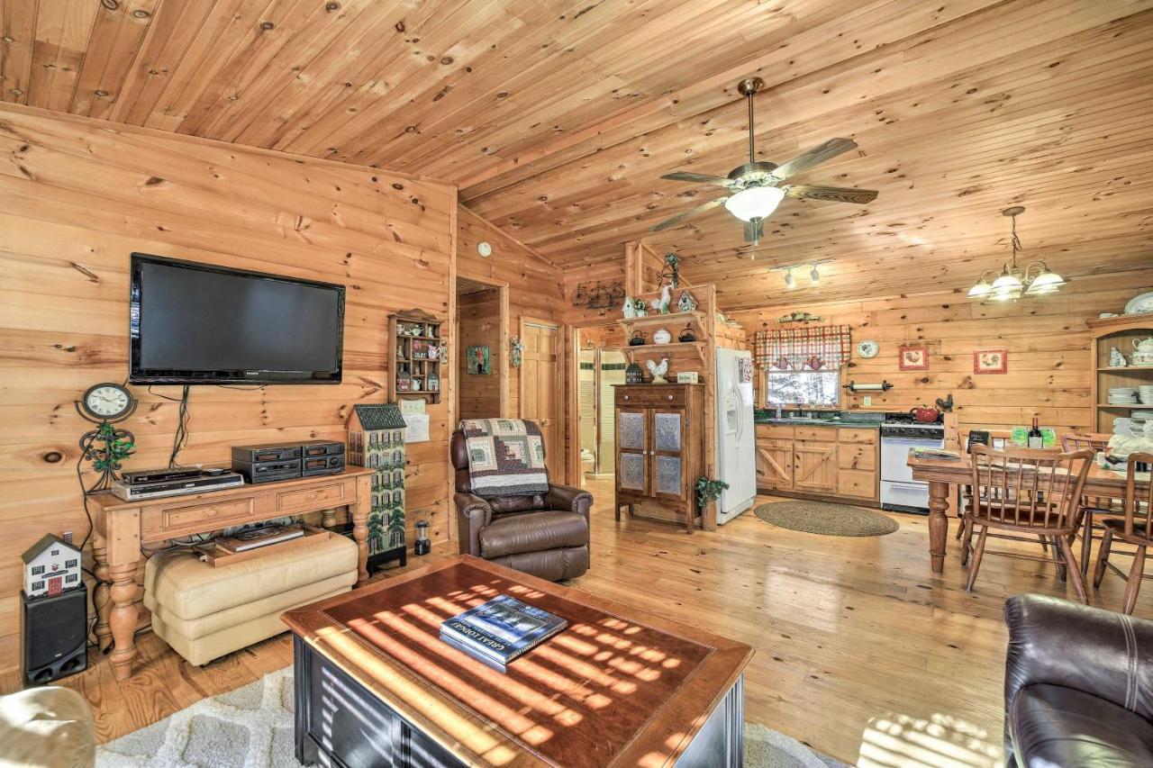 Franklin Cabin With Porch Near Hiking And Waterfalls! エクステリア 写真