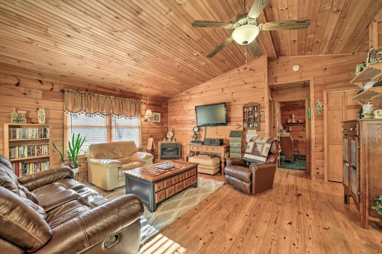 Franklin Cabin With Porch Near Hiking And Waterfalls! エクステリア 写真