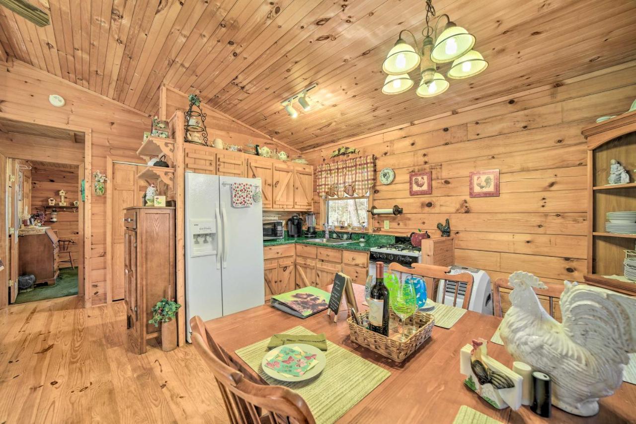 Franklin Cabin With Porch Near Hiking And Waterfalls! エクステリア 写真