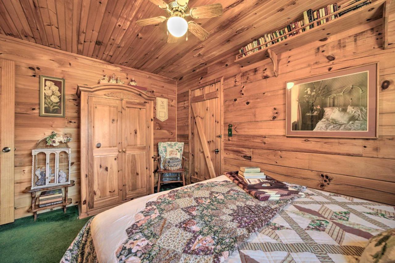 Franklin Cabin With Porch Near Hiking And Waterfalls! エクステリア 写真